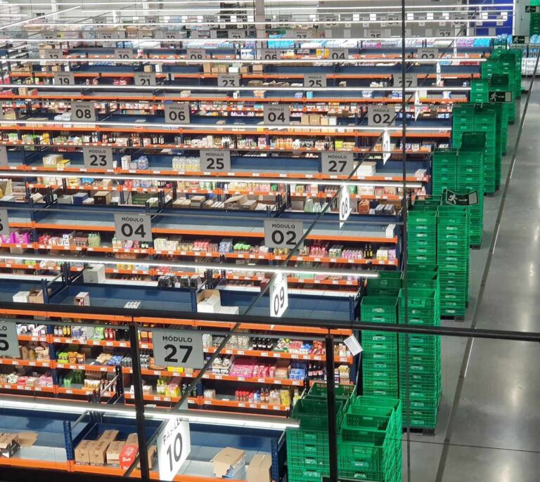 Viaje a las 'colmenas' de Mercadona, el secreto mejor guardado de Roig
