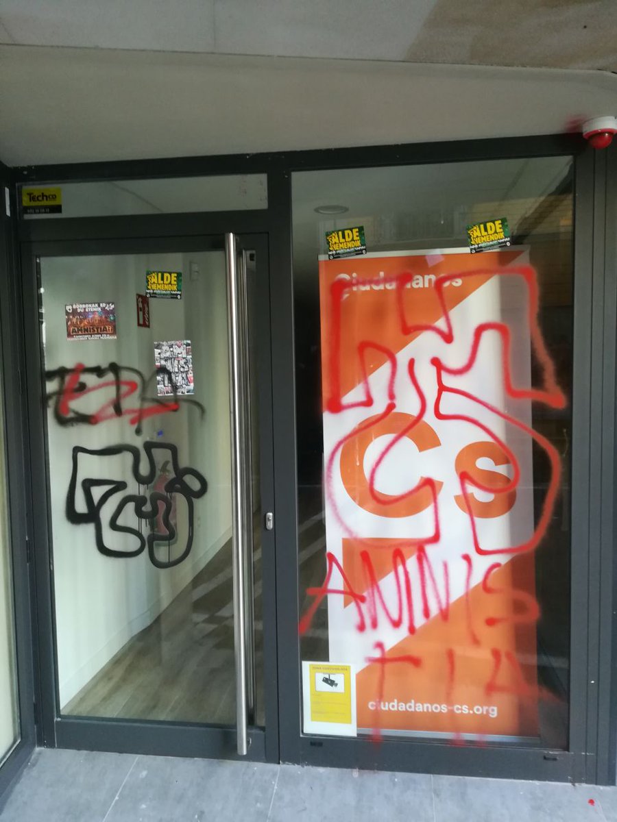 Atacan con pintadas de apoyo a ETA la sede de Ciudadanos de Pamplona