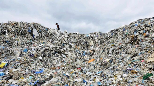 Greenpeace denuncia que sólo se recicla el 25% de los envases plásticos en España