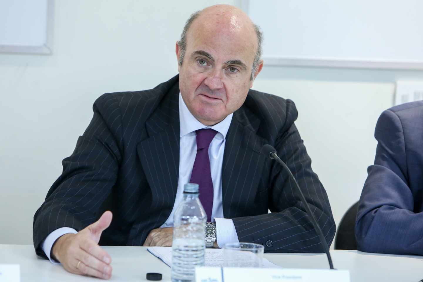 Guindos: "La constitución de Bankia y la salida a Bolsa fueron errores"