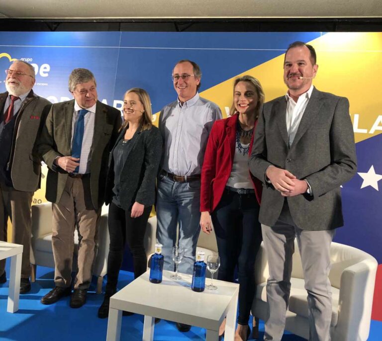Savater: "La deriva totalitarista decadente en Venezuela debería ser algo personal para los españoles"