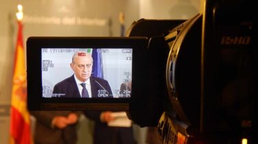 El juez sitúa en el "centro nuclear" de la operación Kitchen al exministro de Interior