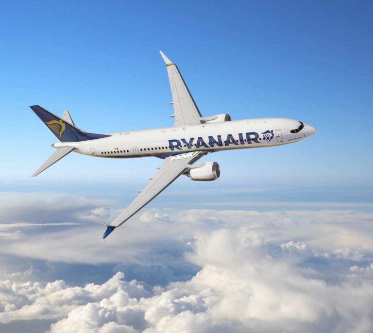 Ryanair inicia un ERE para 512 empleados por el cierre de cuatro bases en España