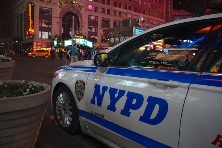 Un tiroteo en Nueva York deja un muerto y dos heridos
