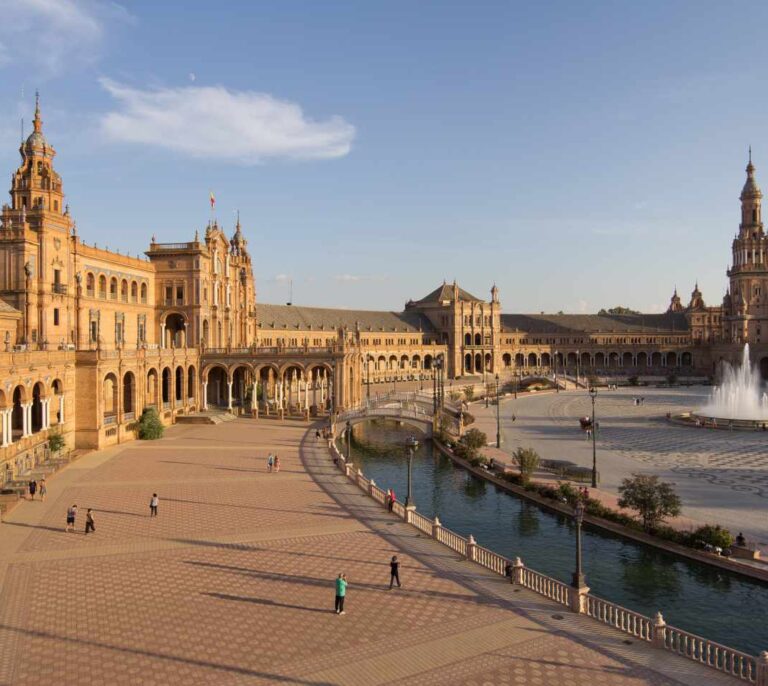 Descubre las ciudades más cinematográficas de España