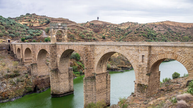 Puente romano de Alcántara sobre el río Tajo.