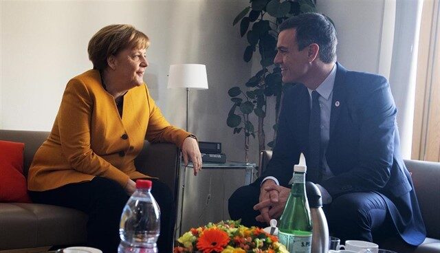 Merkel charla con Sánchez en Bruselas. Merkel charla con Sánchez en Bruselas.