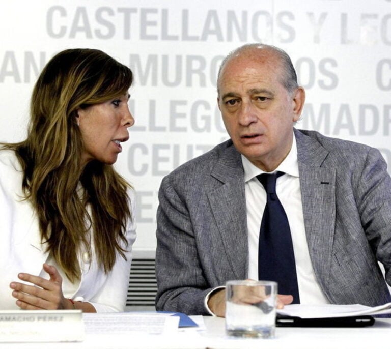Casado hace limpia en Barcelona: ni Dolors Montserrat, ni Fernández Díaz, ni Sánchez-Camacho