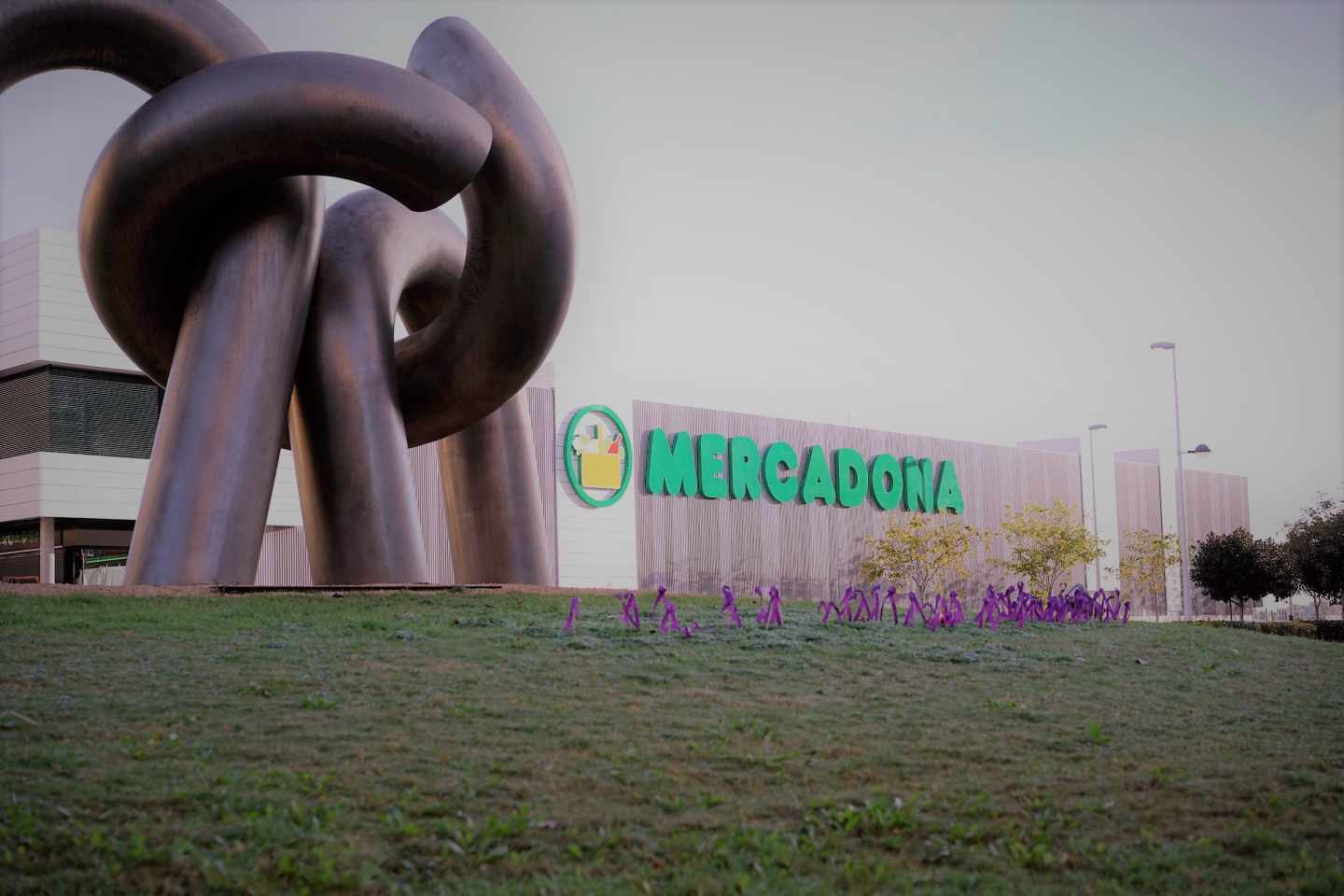 Mercadona en 8 hitos: lo que no sabes del gigante de los súper