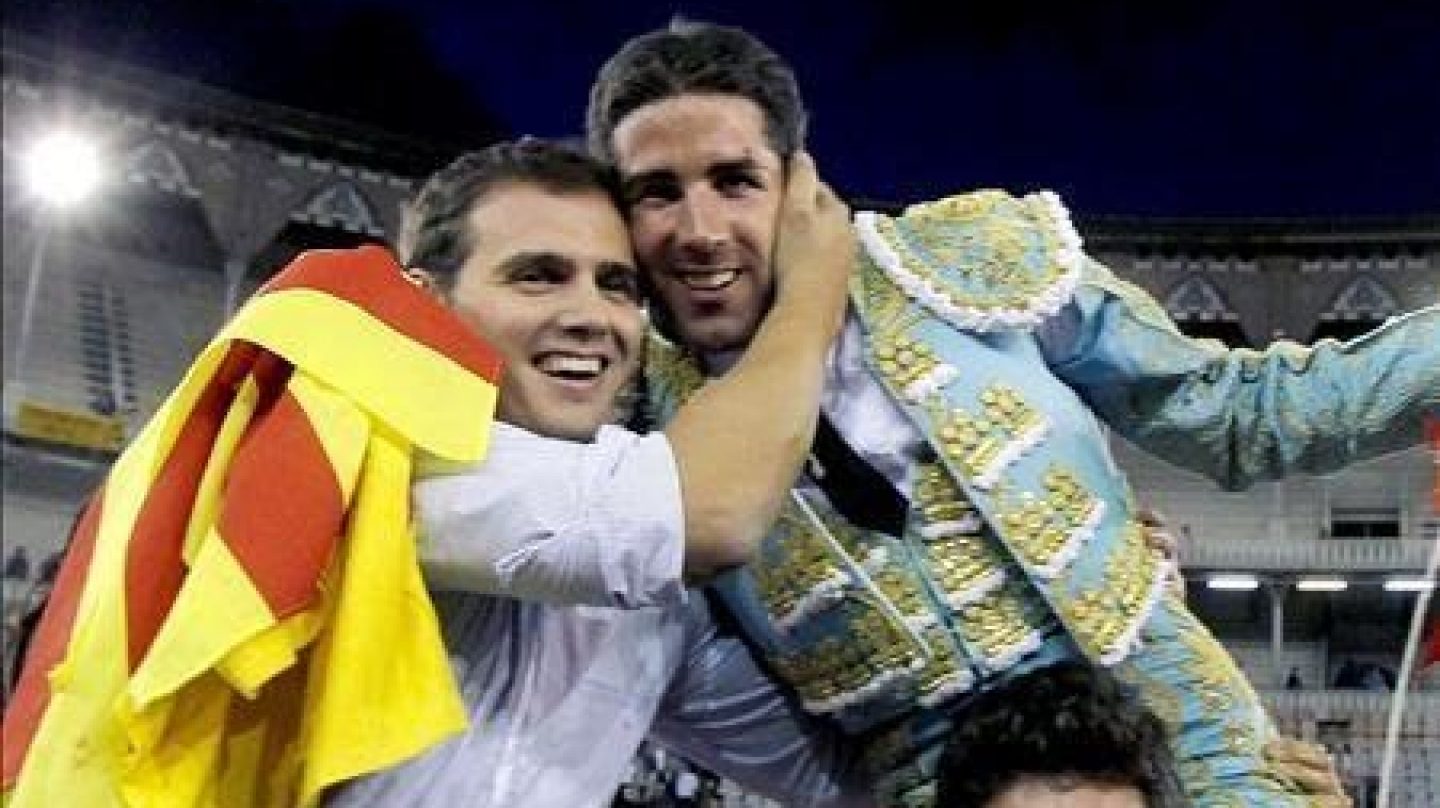 Albert Rivera junto al torero Serafín Marín.