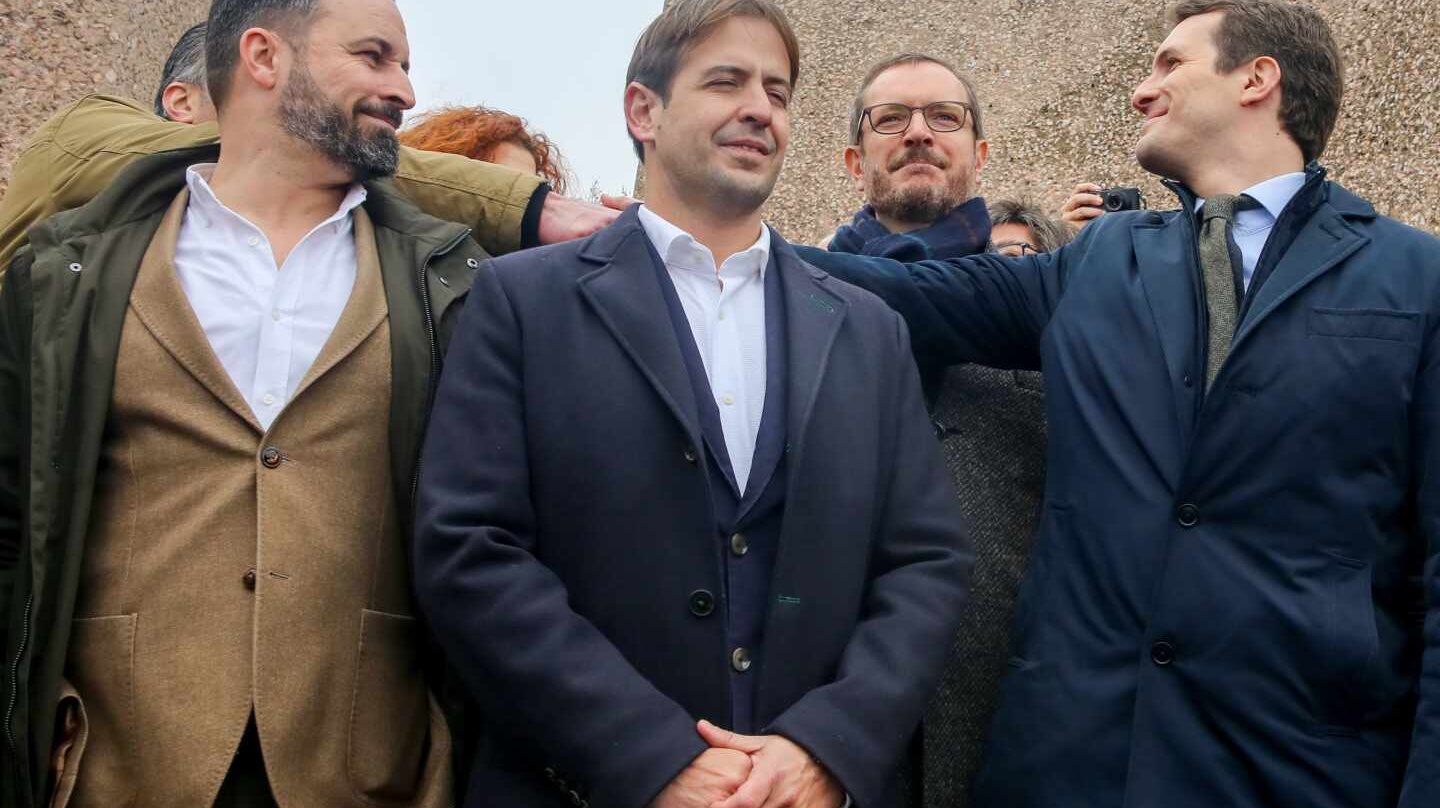 Santiago Abascal y Pablo Casado, en la Plaza de Colón.