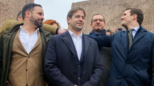 Santiago Abascal y Pablo Casado, en la Plaza de Colón.