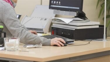 Más de 873.000 personas se ausentan de su puesto de trabajo cada día en España