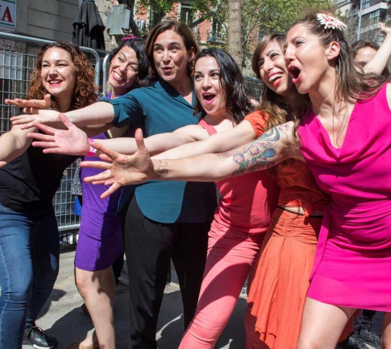 Colau reivindica la "Barcelona rebelde" tras los disturbios contra el acto de Vox