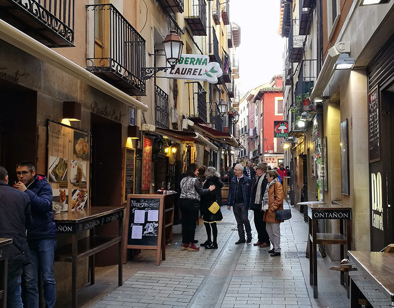 Luto en la calle Laurel: muere Ángel, el creador del pincho de 'champis'