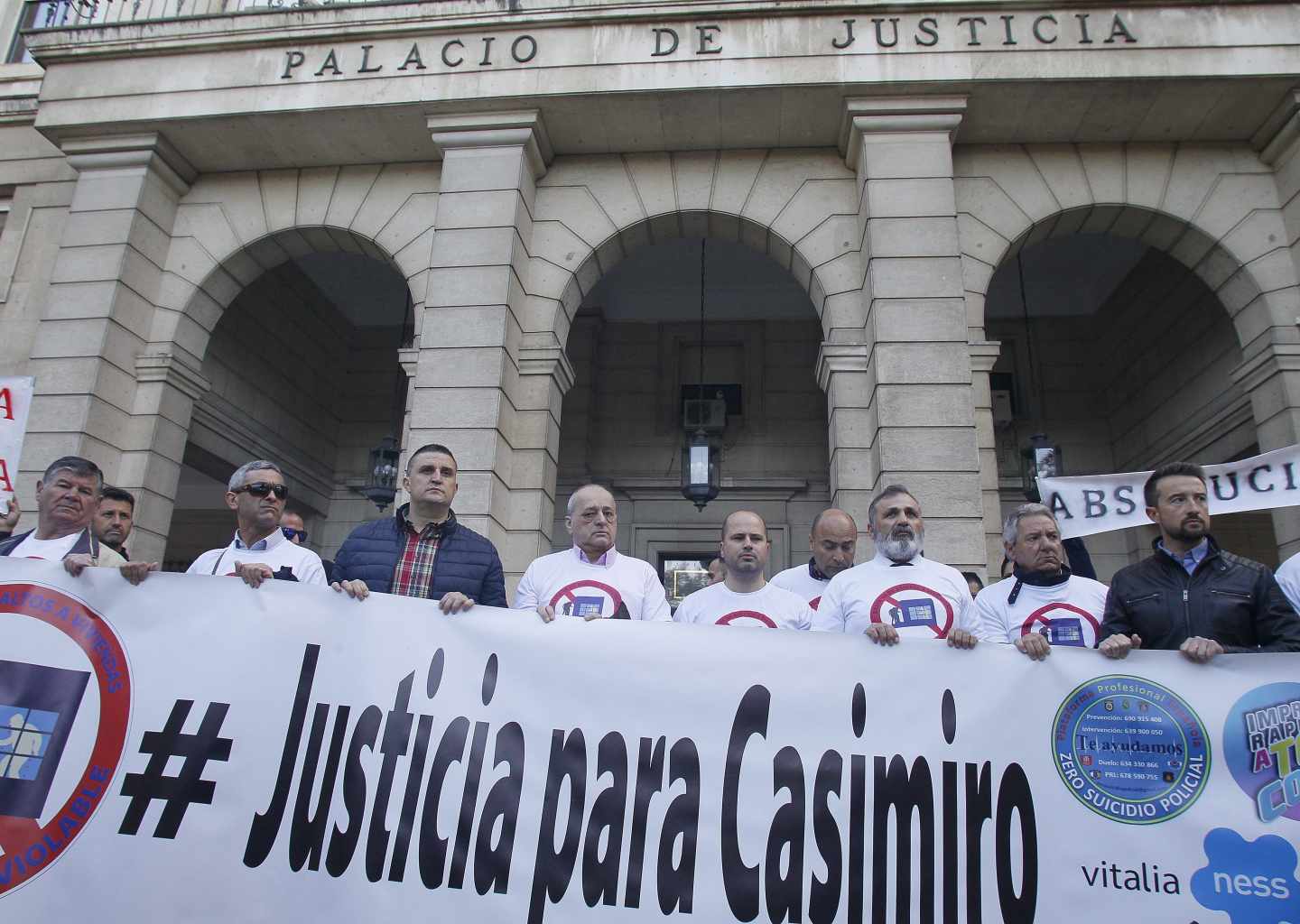 Ex compañeros del policía Casimiro Villegas piden su absolución antes del inicio del juicio.