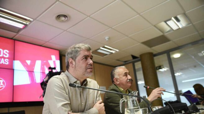 Los secretarios generales de CCOO, Unai Sordo (izquierda), y UGT, Pepe Álvarez (derecha).