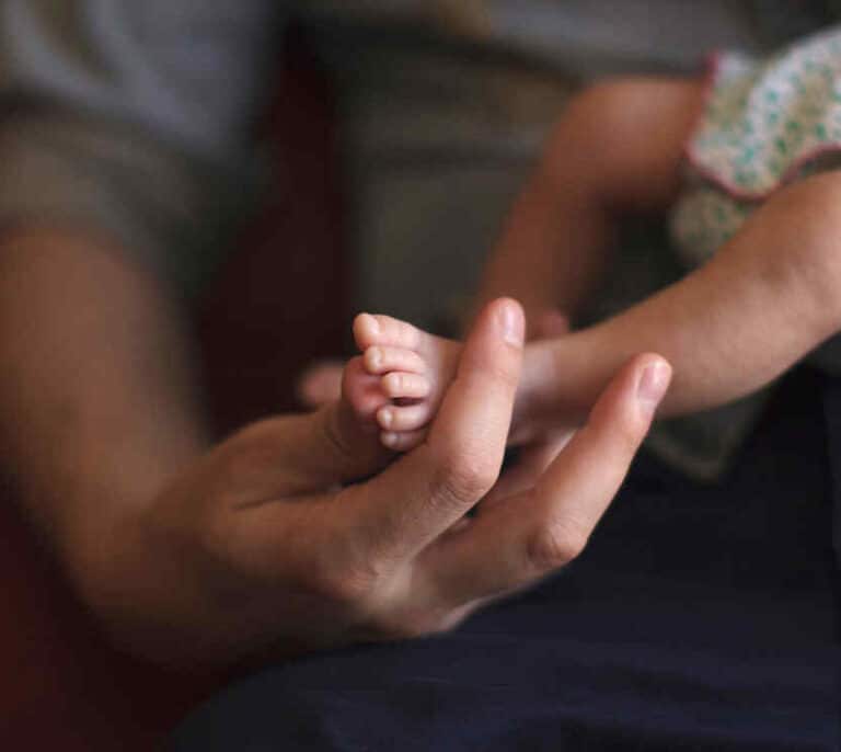 Detenida por asfixiar hasta la muerte a su bebé y tirarla a la basura