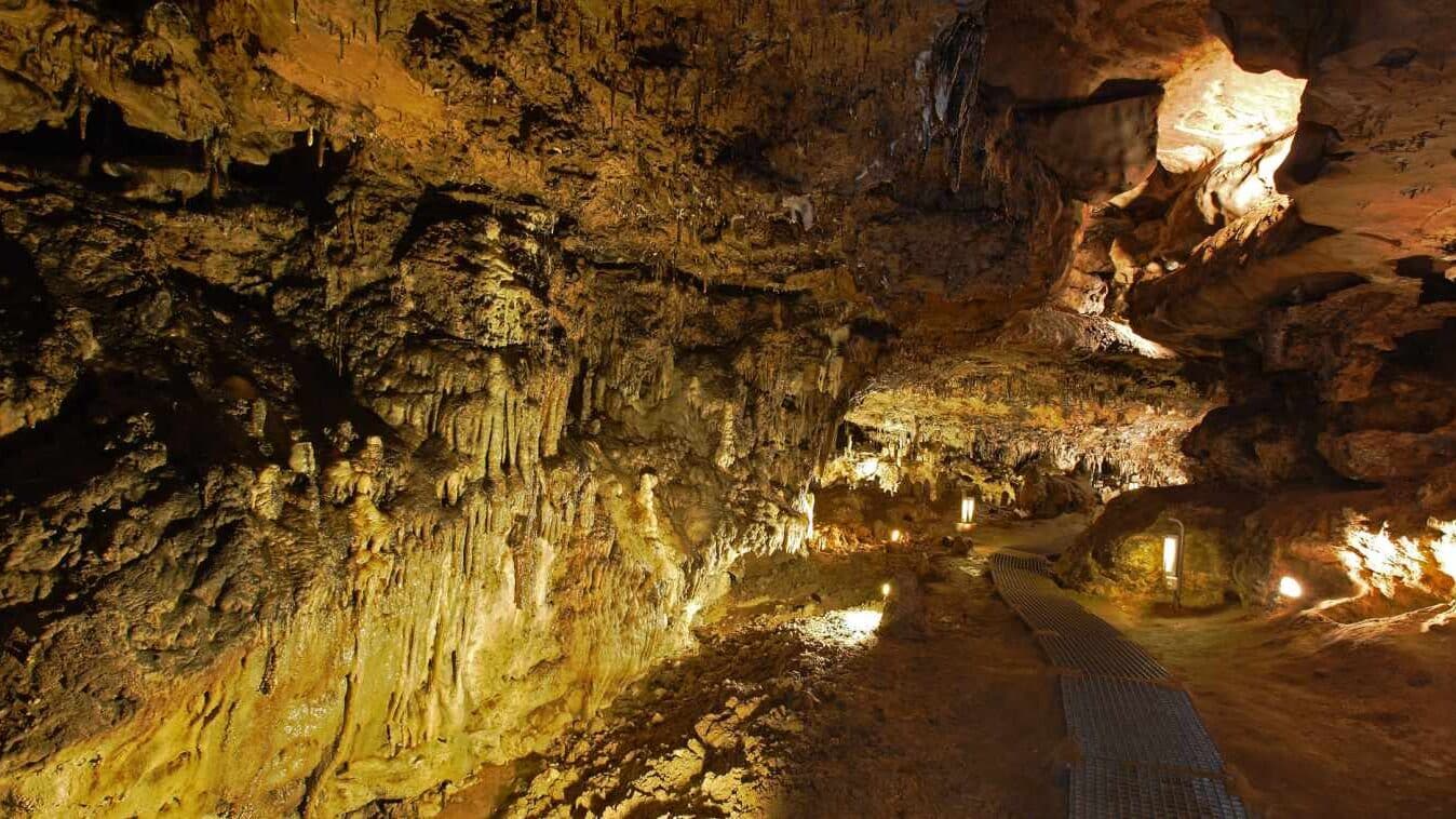 Un hombre muere en un accidente de espeleología en una cueva de Guadalajara