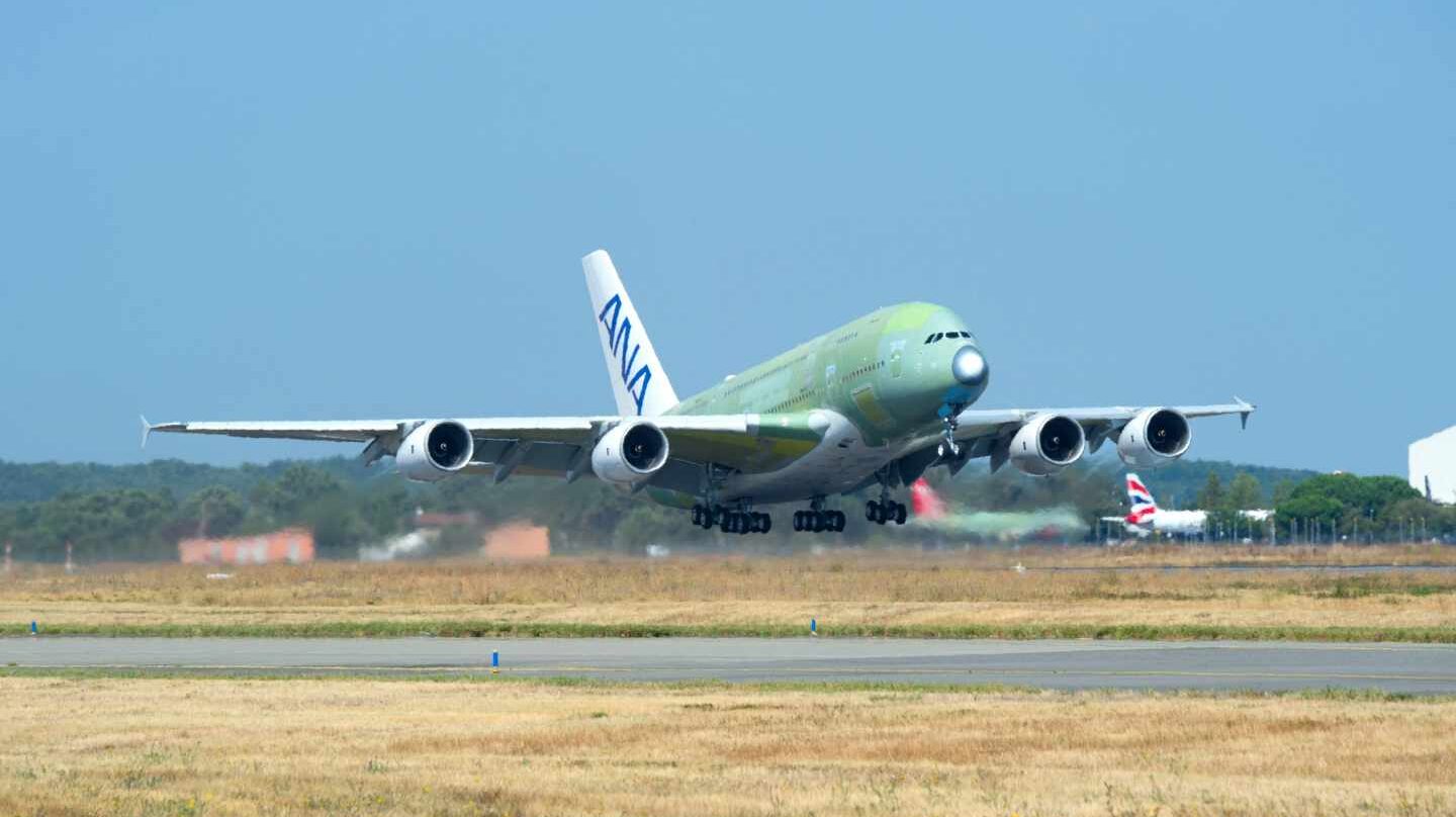 La cancelación del A380 afectará a entre 400 y 500 empleados de Airbus en España.