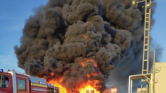 Incendio desencadenado en una nave de Alcorcón. Incendio desencadenado en una nave de Alcorcón.