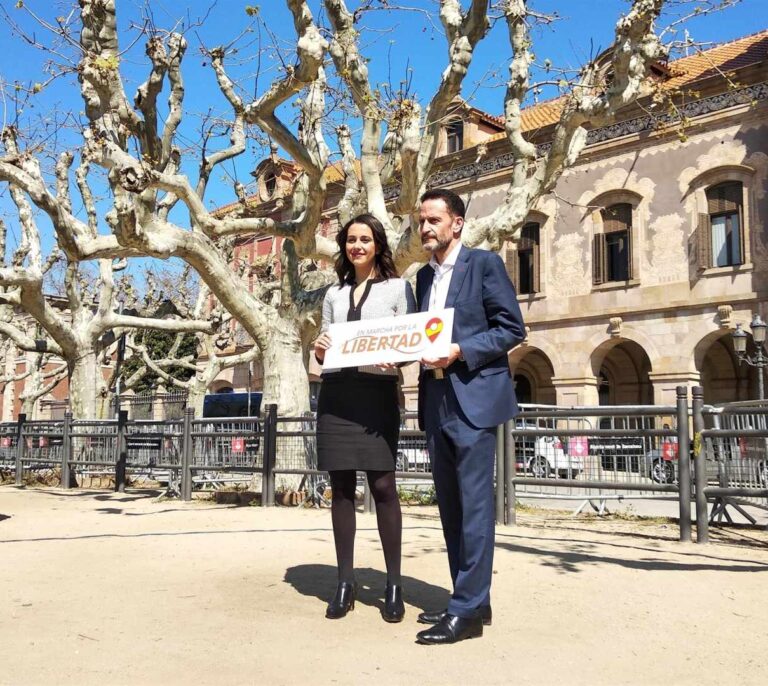 Vox y Cs recurren los indultos que consideran un "acto de traición" y "contrarios a derecho"