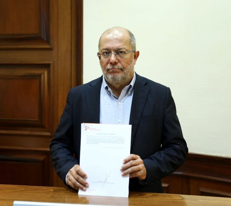 Quién es Francisco Igea, el rival de Silvia Clemente que impugnó su elección