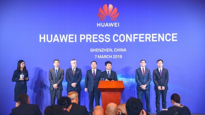 Huawei pasa al ataque con una demanda contra el veto de Trump a sus productos