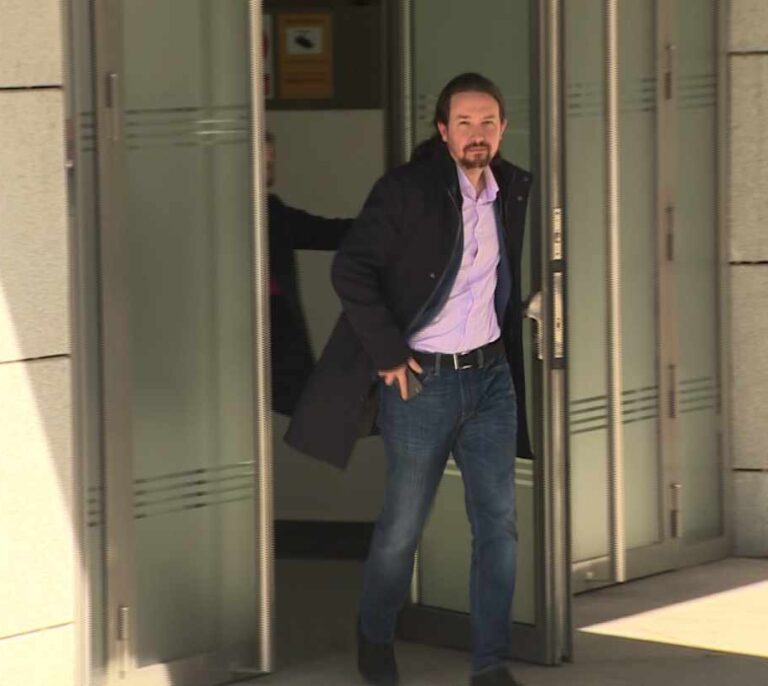 El presidente del grupo Zeta tenía la tarjeta del móvil robado a la asesora de Iglesias