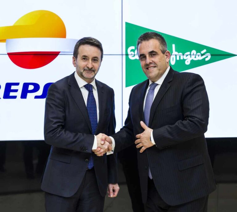 El Corte Inglés y Repsol se alían para vender juntos luz y gas a 11 millones de clientes
