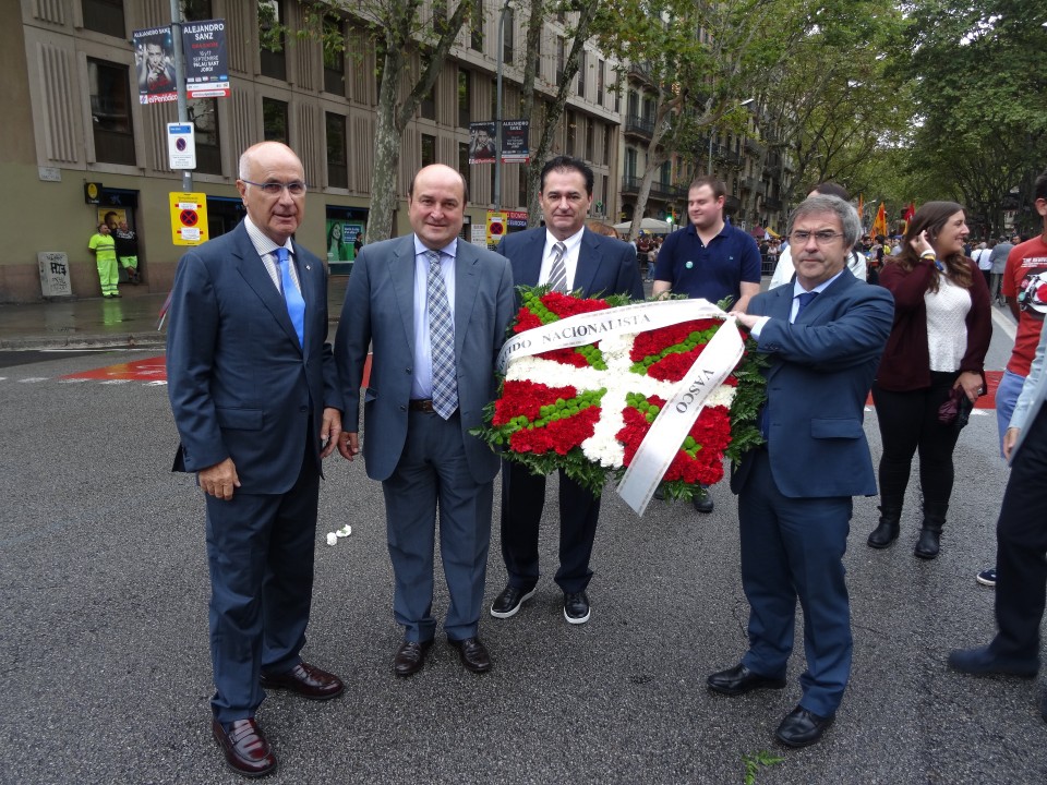 Josep Antoni Duran i Lleida, junto a dirigentes del PNV, en la 'Diada' de 2015.