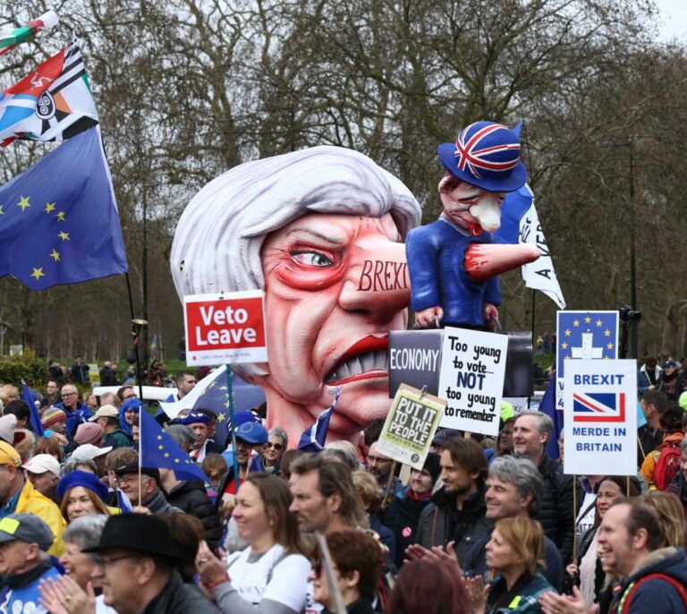 Miles de británicos llenan las calles de Londres por un segundo referéndum sobre el Brexit