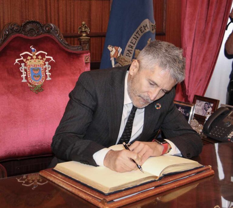 Ferraz propone a Marlaska como número 1 por Cádiz y también solivianta al PSOE-A