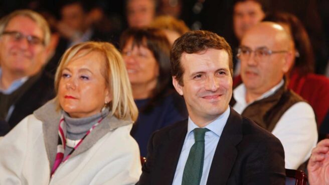 Mercedes Fernández y Pablo Casado, durante un acto del Partido Popular.