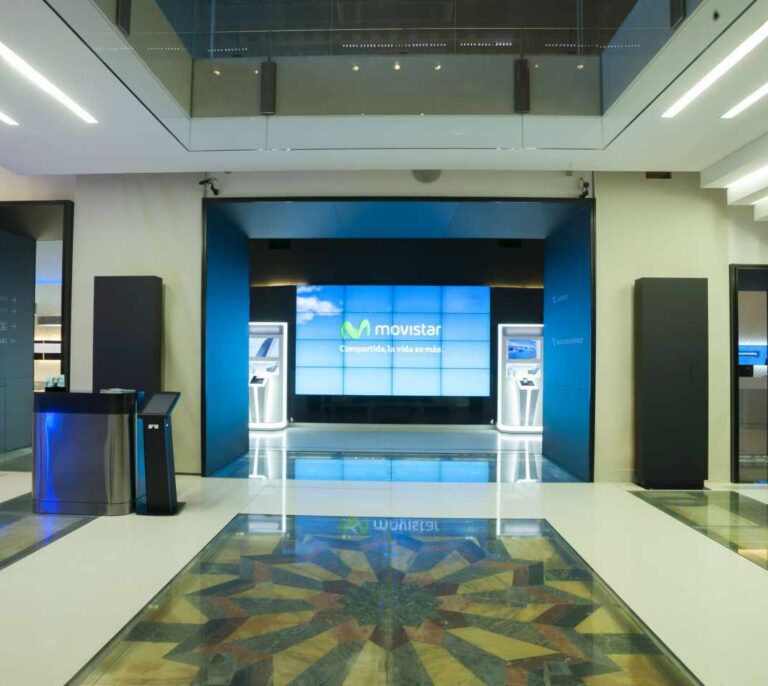 Telefónica agasaja a sus 1,3 millones de accionistas y les dará atención al cliente VIP