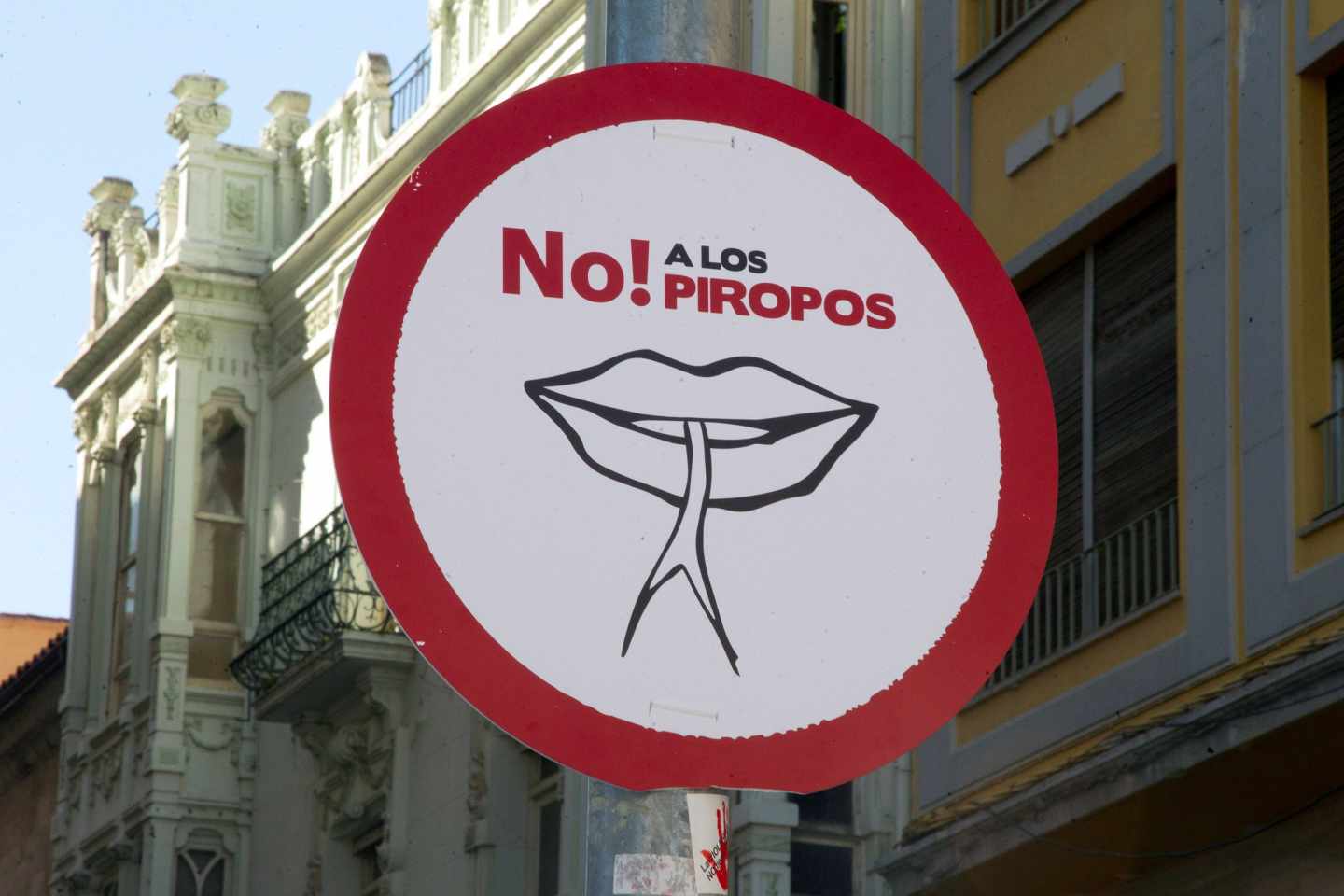 "No a los piropos" y "no a los mirones": señales contra el machismo en Zamora