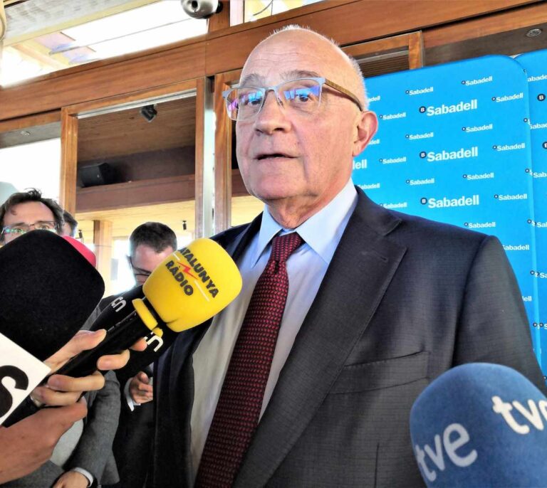 Oliu admite que Sabadell está infravalorado y puede ser objeto de una OPA