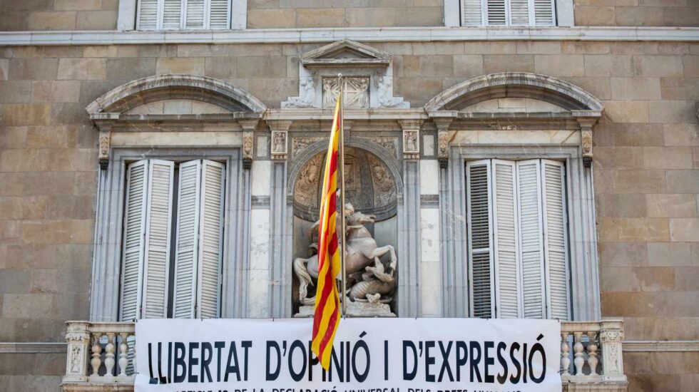 Nueva pancarta de la Generalitat.