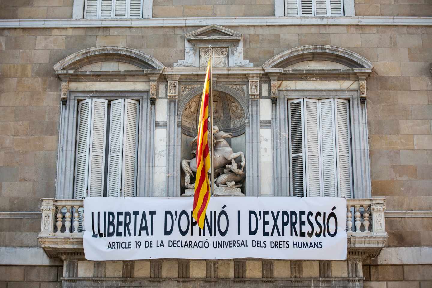 Nueva pancarta de la Generalitat.