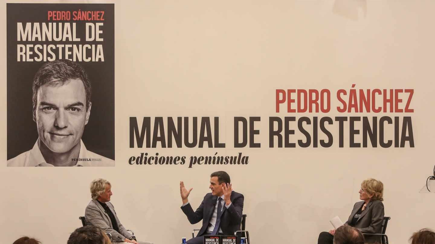 Pedro Sánchez, el día que presentó su libro junto a Jesús Calleja y Mercedes Milá.