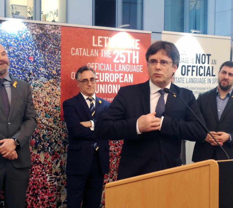 PP y Ciudadanos piden a la Junta Electoral que suspenda la candidatura de Puigdemont