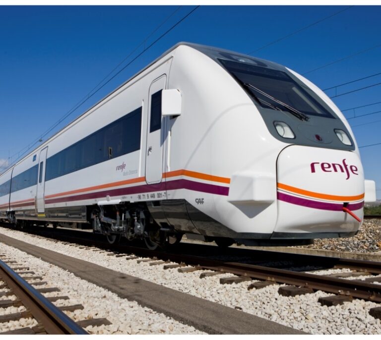 ¿A qué trenes afecta hoy la huelga de Renfe?