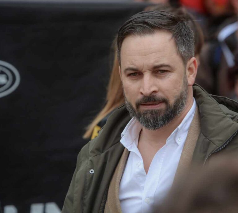 "Ciudadano Bergoglio": así llama Santiago Abascal al Papa Francisco