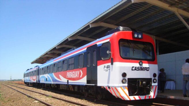 Renfe se alía con Sacyr para pujar por el Cercanías de Paraguay.