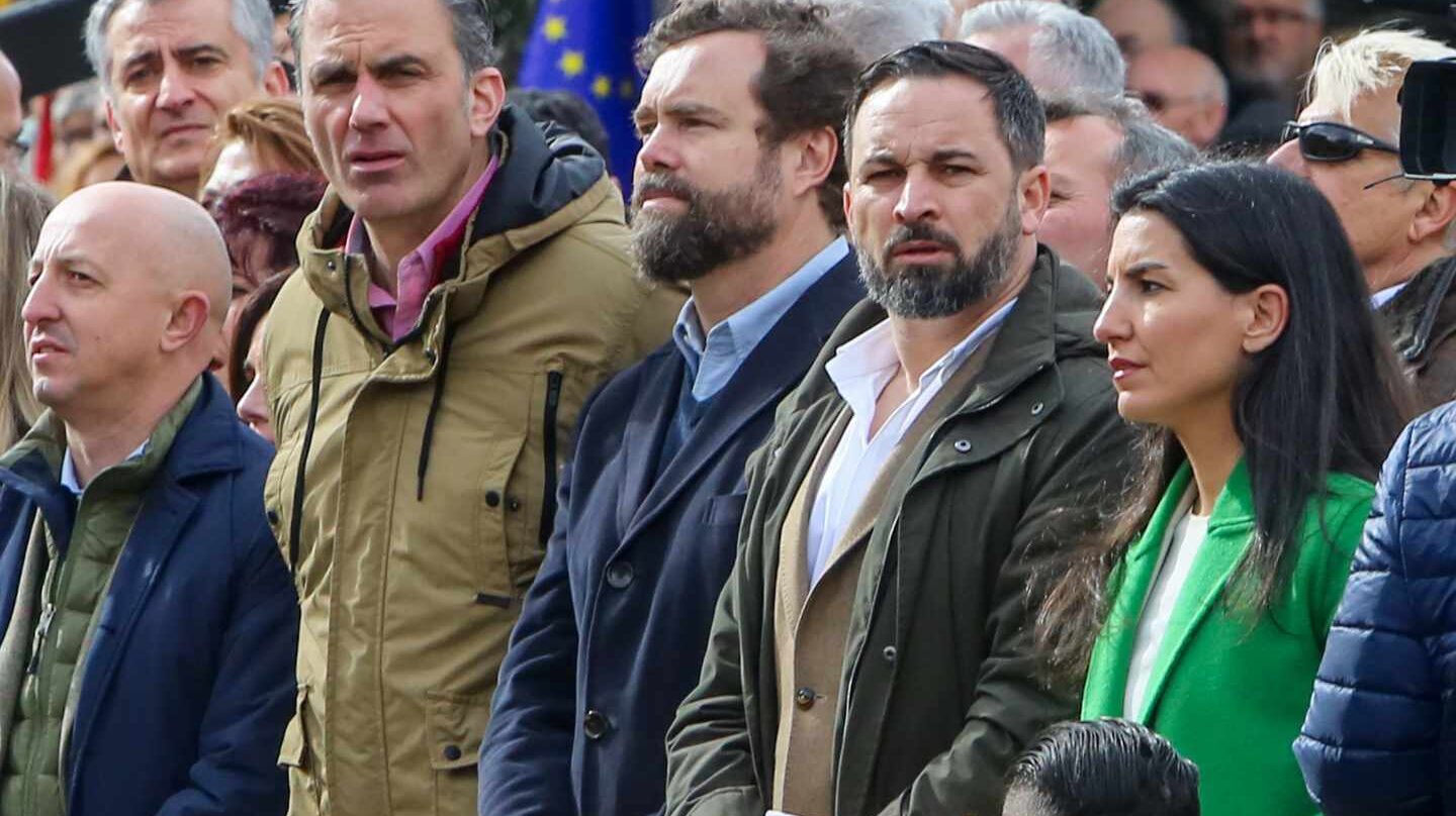 Santiago Abascal y el resto de líderes de Vox, en la plaza de Colón.