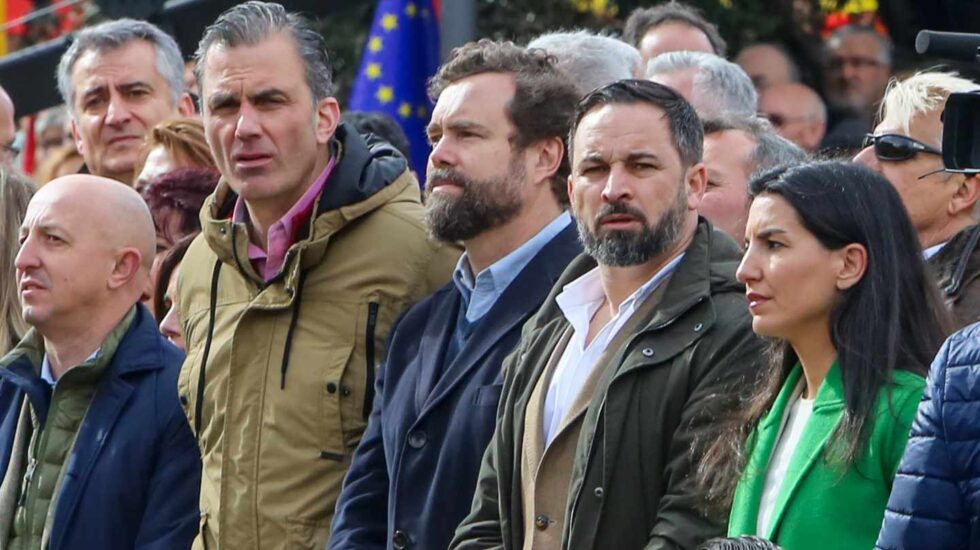 Santiago Abascal y el resto de líderes de Vox, en la plaza de Colón.