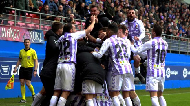 Los jugadores del Valladolid celebran su victoria ante el Eibar el pasado fin de semana.