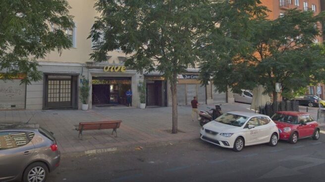 La puerta del local.