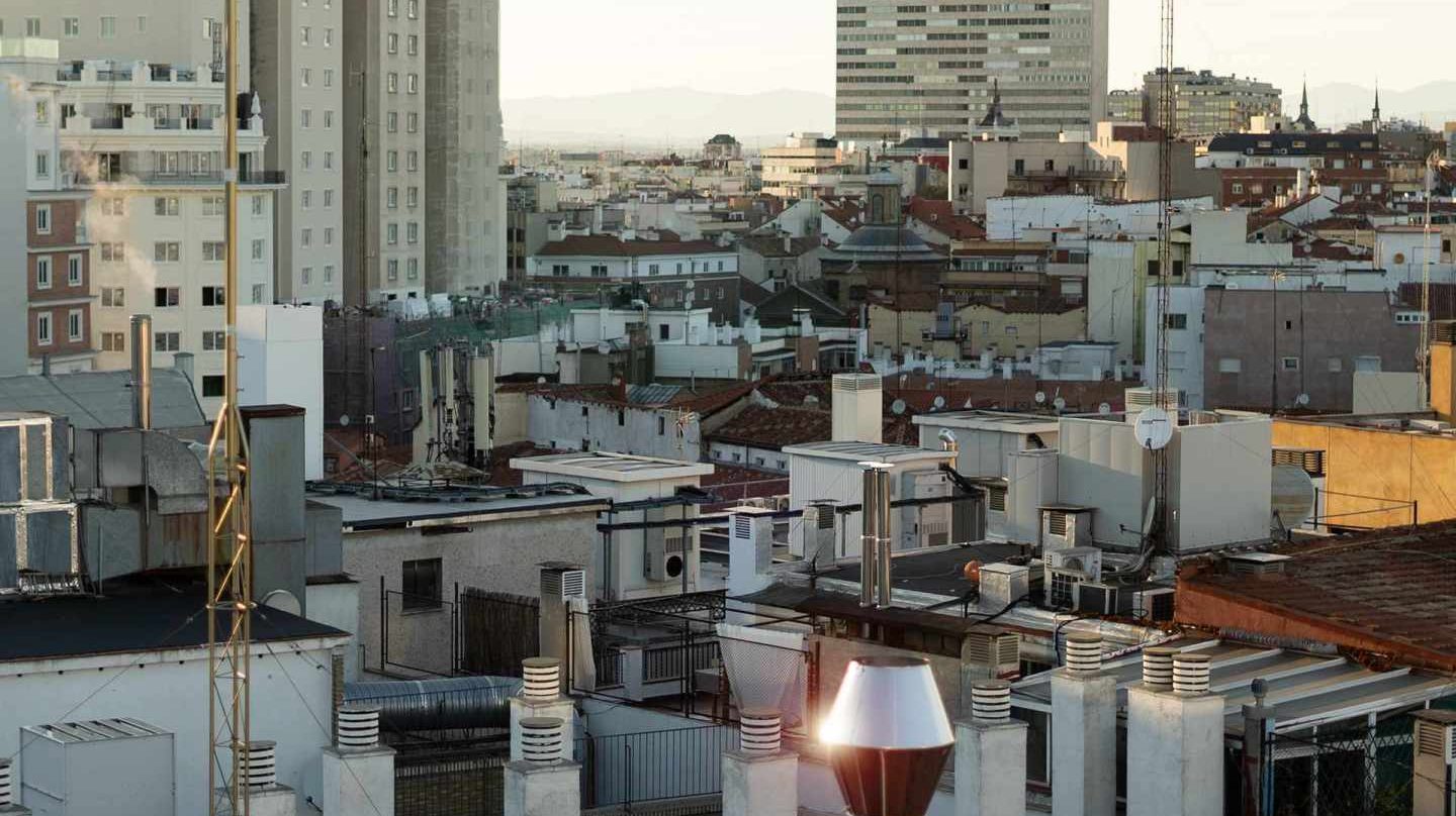 Tejados de viviendas antiguas del centro de Madrid