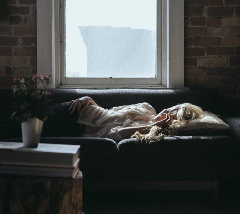 La siesta, tan beneficiosa para la hipertensión como reducir el consumo de alcohol y sal